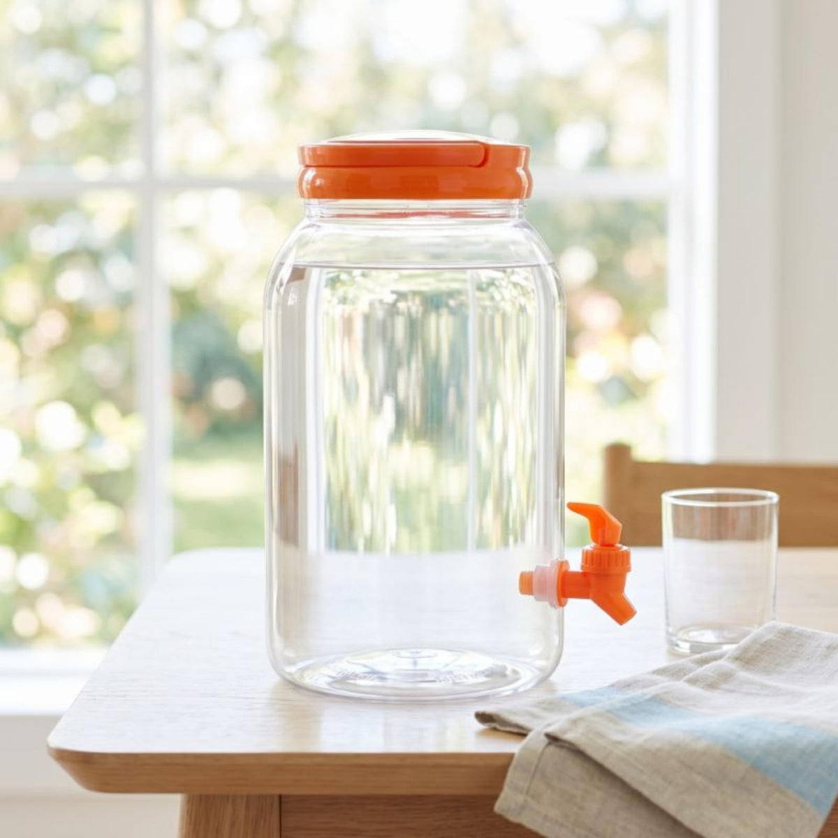 Clear 3.8L Beverage Dispenser with Spigot B945657