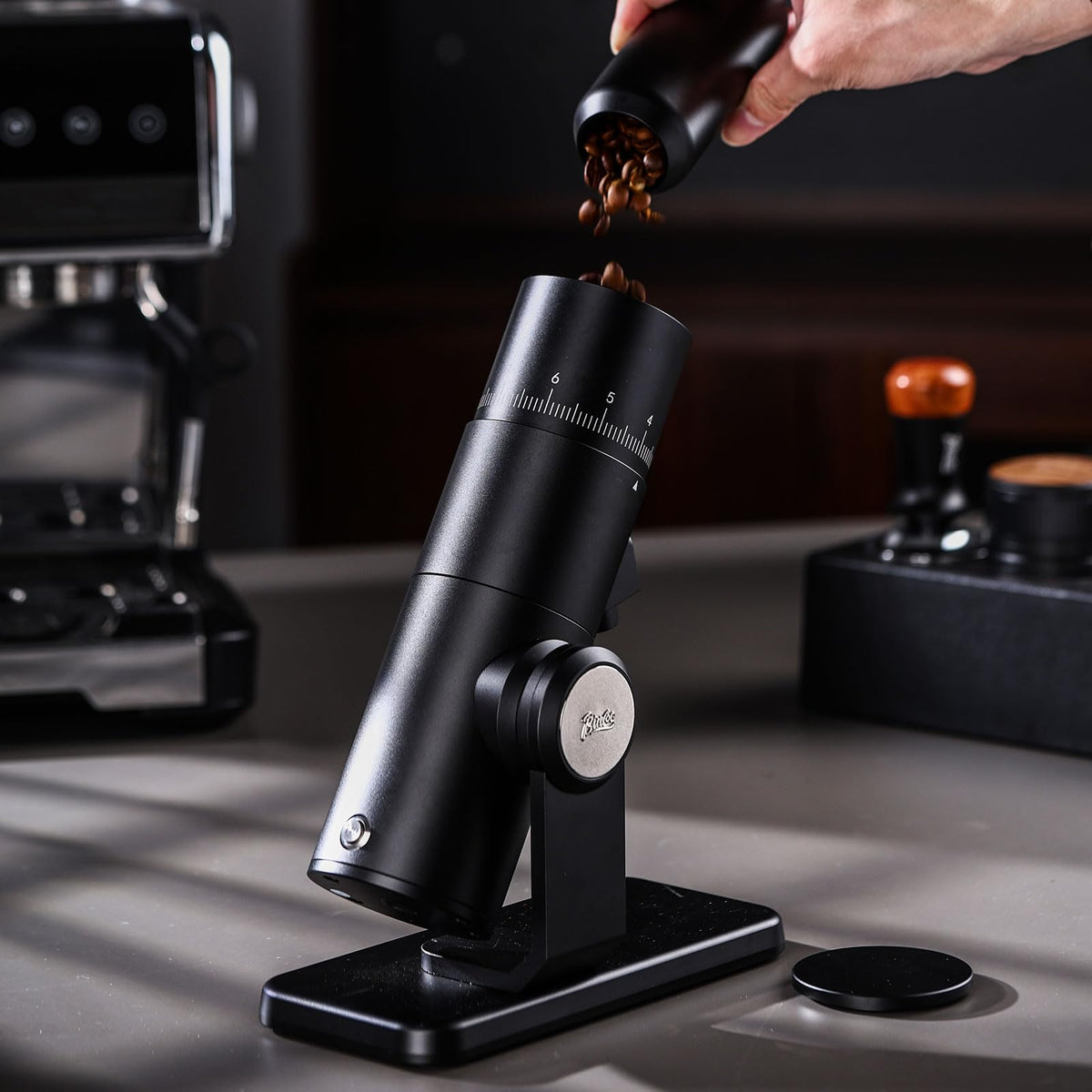 Black Electric Burr Coffee Grinder with Stainless Steel Conical Burr D440